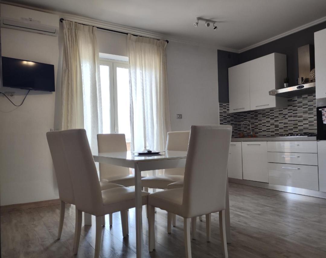 Fco Airport - Casa Di Febo Apartment ฟิวมิชีโน ภายนอก รูปภาพ